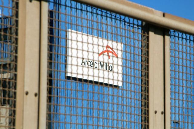 ArcelorMittal, ancora tensioni e proteste: oggi i sindacati decidono. Cisl: 'Situazione esplosa'