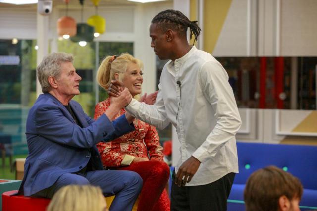 Grande Fratello Vip, Fausto Leali squalificato per aver detto una parola razzista