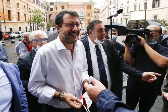 Pensioni Quota 100, Salvini: 'Conte &egrave; da ricovero o &egrave; pagato per non capire'