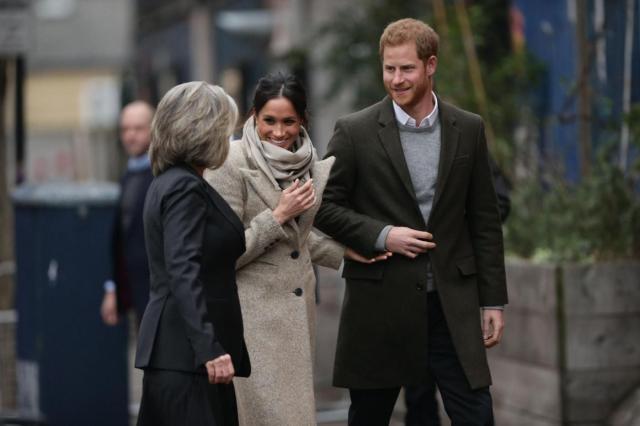 Meghan e Harry, lo zio di Kate si scaglia contro di loro: 'Siete dei pagliacci'