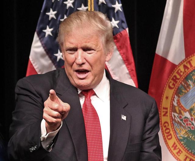 Usa, dibattito Trump-Biden, caos e insulti: 'Stai zitto pagliaccio'