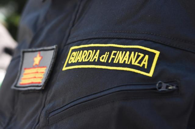 La Guardia di Finanza con un maxi blitz &egrave; riuscita fermare 164 persone che percepivano illegalmente il reddito di cittadinanza 