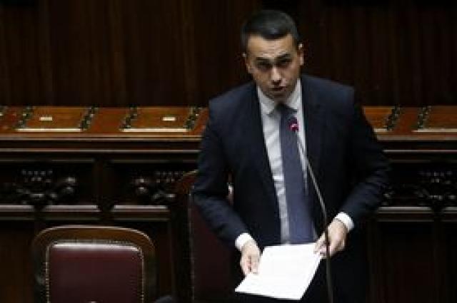 Migranti, Di Maio: "L'Italia non finanzia la Guardia costiera libica"