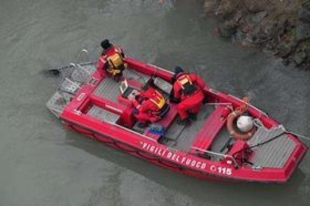 Ghiacci Himalaya precipitano nel fiume: si temono 200 morti