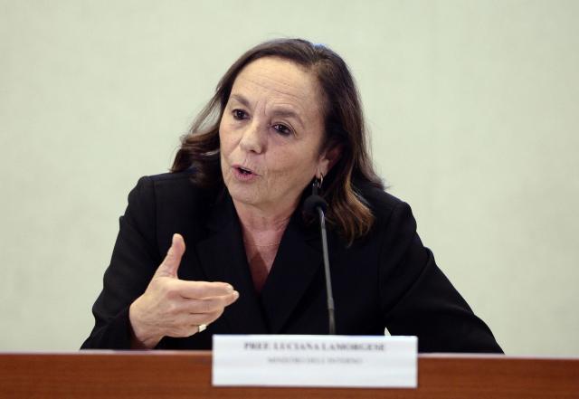 Guerriglia Napoli, Lamorgese: 'Violenze inaccettabili e preordinate'