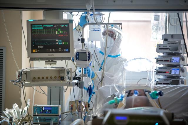 Covid Italia, Iss - ministero: 'Rt in calo a 1.43'