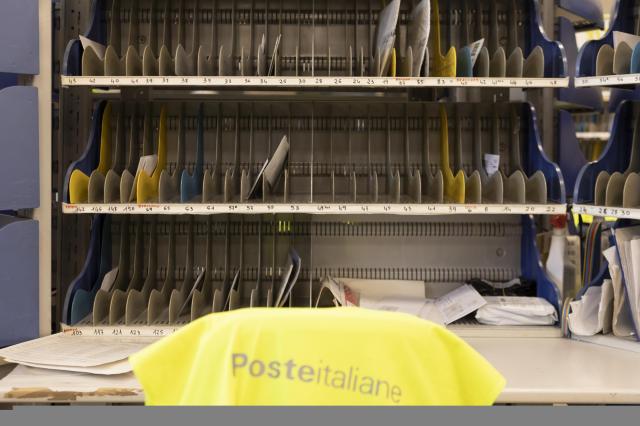 Poste Italiane, pagamento pensioni novembre dal 27 ottobre: come fare e calendario