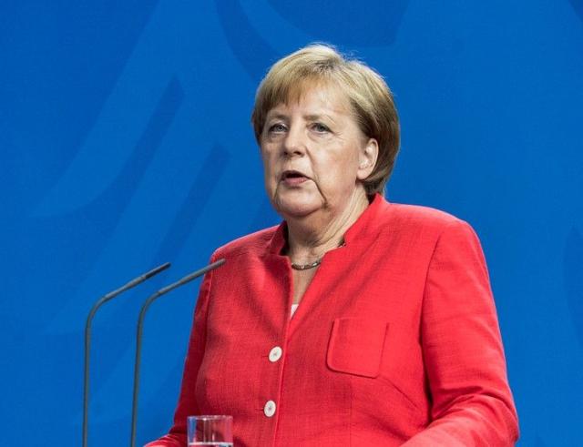 Coronavirus, Merkel ai tedeschi: 'State a casa'