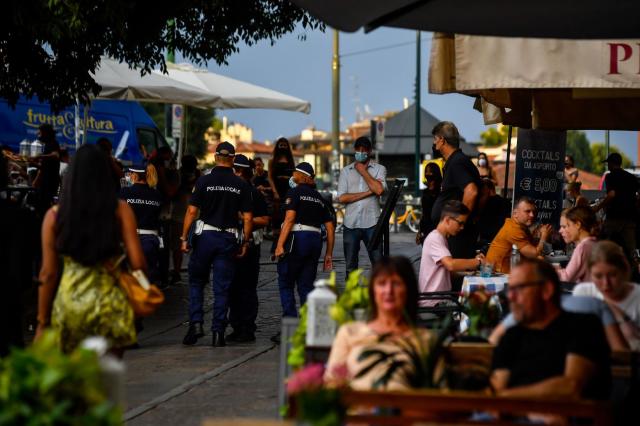 Coronavirus, coprifuoco e didattica a distanza: la stretta delle Regioni. Ecco le ordinanze e le nuove misure