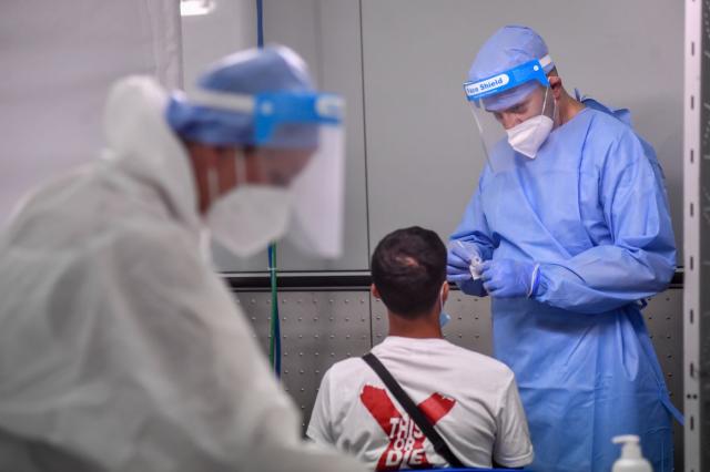 Covid Italia, contagi 100.690 (+16% in una settimana) e 105 morti. Tasso di positivit&agrave; al 27%