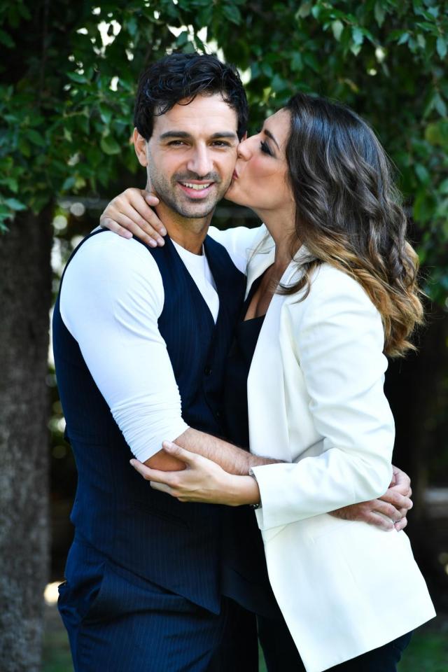 Ballando con le stelle, Isoardi e Todaro beccati mano nella mano: &egrave; finalmente amore?