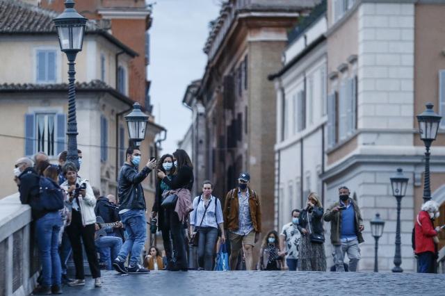 Contagi, il prof. Sebastiani: "Tra due settimane calo dei nuovi positivi in Italia"