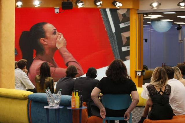 Grande Fratello Vip, Adua Del Vesco e il bacio con Dayane Mello: semplice amicizia o qualcosa di pi&ugrave;?