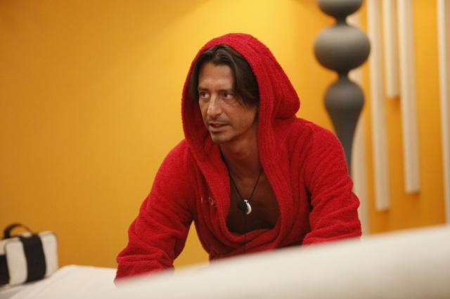 Grande Fratello Vip, Francesco Oppini sconvolto: lo scherzo di Zorzi finisce male