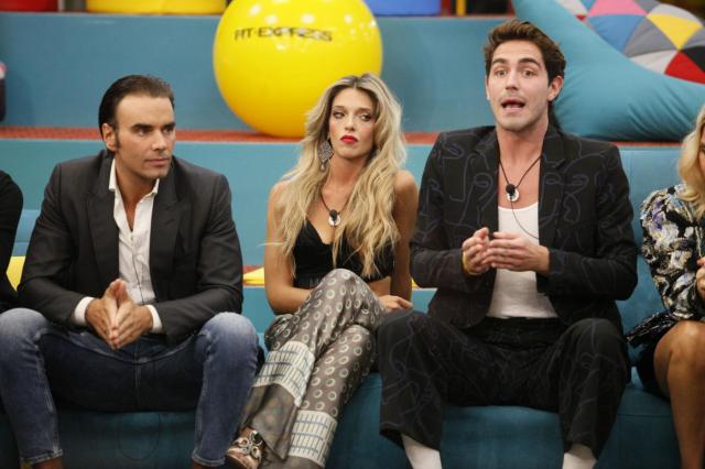 Grande Fratello Vip, Massimiliano e Guenda insieme sotto le coperte. ECCO COSA STA SUCCEDENDO TRA I DUE