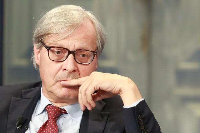 Roma, Sgarbi si candida a sindaco: 'Raggi come Nerone, bisogna ricostruire la Capitale'