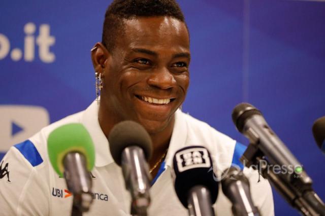 Mario Balottelli annuncio in diretta al Gf Vip 5: 'Tra qualche settimana firmer&ograve; per una nuova squadra'