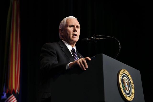 L'ex vice presidente americano Mike Pence si candida contro Trump alle primarie repubblicane per le elezioni del 2024