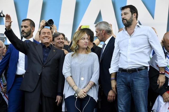 Sondaggi politici: centrodestra boom. Ecco cosa potrebbe accadere dopo la crisi