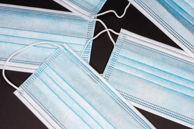 Condannato per rapina con volto travisato da mascherina, fa ricorso: &ldquo;era obbligatoria&rdquo;, ma la Cassazione conferma l&rsquo;aggravante