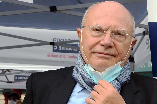 Covid in Italia, Galli: "Sono molto preoccupato per aumento casi"