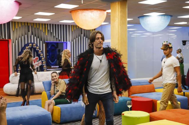 Gf Vip 5: Francesco Oppini &egrave; omosessuale? Il dubbio di Dayane: 'Vuole baciare Zorzi'