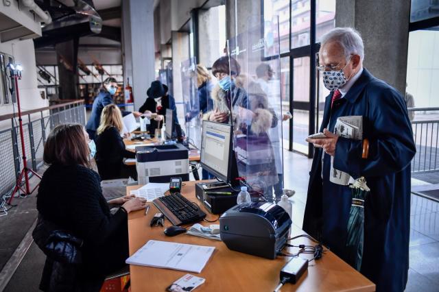 Covid vaccino, ecco quando arriva in Italia e quante dosi