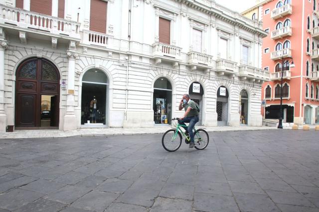 Zona rossa e arancione: oggi si decide. Ecco quali Regioni potrebbero cambiare colore