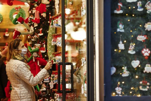 Natale 2020, Sileri: "Covid non ha data fissa, non facciamo passi affrettati"