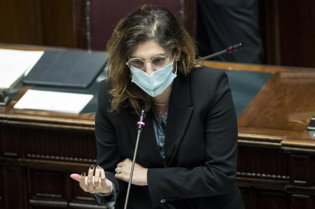 Decreto Ristori, Castelli: 'Ipotesi bonus per Natale'