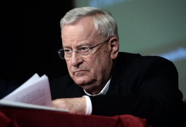 Coronavirus, cardinale Bassetti in terapia intensiva: '&Eacute; vigile e collabora'