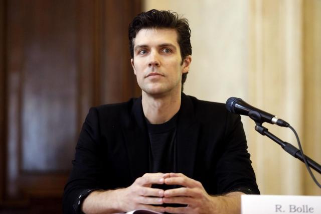 Il russofobo Roberto Bolle perde pure la gara degli ascolti