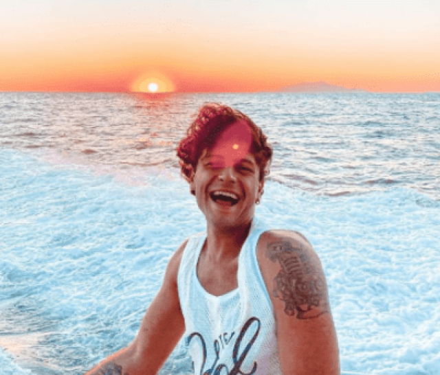 Iconize di nuovo su Instagram: cos&igrave; torna dopo aver finto aggressione omofoba. IL VIDEO