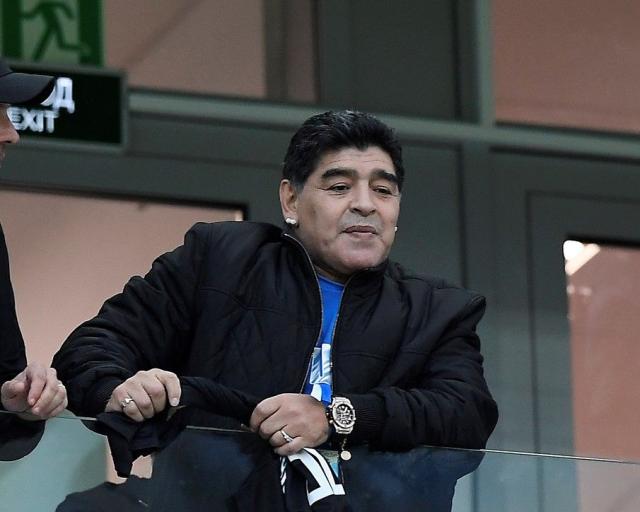 Maradona, rivelazione choc: 'Ha preso un colpo alla testa'. Giallo sulla morte