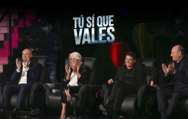 T&ugrave; S&igrave; Que Vales, RUDY ZERBI NUDO IN DIRETTA: 'Non ho le mutande'. Non sapeva pi&ugrave; come coprirsi. VIDEO