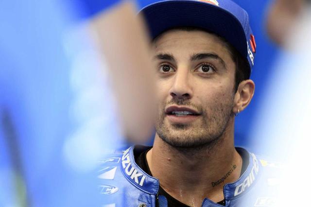 Andrea Iannone ha una fidanzata? Beccato con la figlia di un famoso cantante