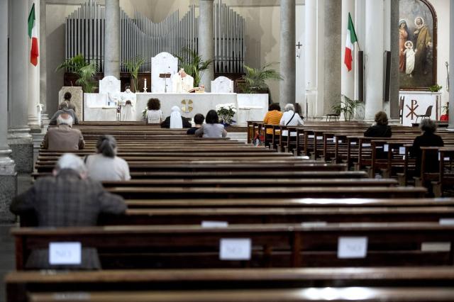 Natale 2020, Ue: 'Non proibiremo messa e funzioni religiose'