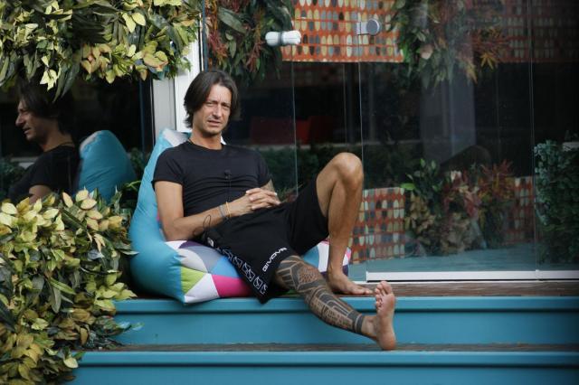 Grande Fratello Vip NATALE, Malgioglio: 'Ho cancellato questa festa dalla mia vita... Butterei via l'albero'