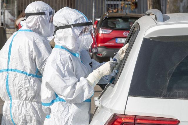 Nuova variante coronavirus, caso anche in Olanda: stop voli da Regno Unito. E' allarme