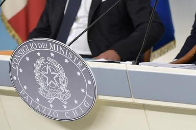 Bollette luce e gas, via libera al decreto contro caro energia: 3 miliardi di euro fino a settembre