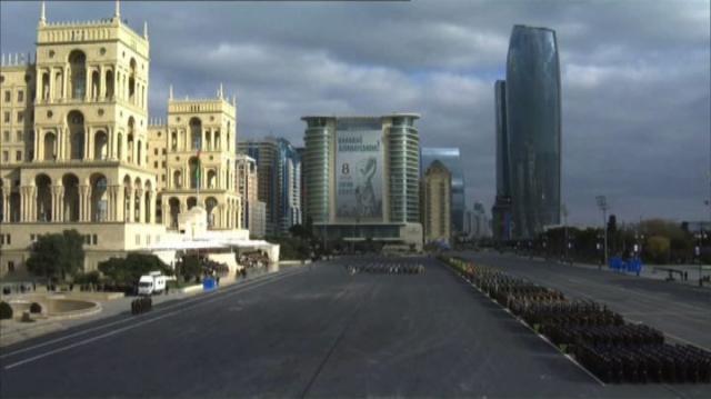 Nagorno-Karabakh, trofei armeni sfilano a Baku davanti a Erdogan