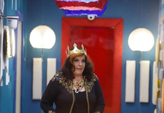 Grande Fratello Vip 5, Contessa de Blanck: 'Put***a? Zitta cr****a!' SCONTRO IN DIRETTA con Myriam Catania