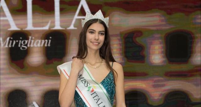 Miss Italia 2020, chi &egrave; Martina Sambucini: et&agrave;, altezza, fidanzato, Instagram