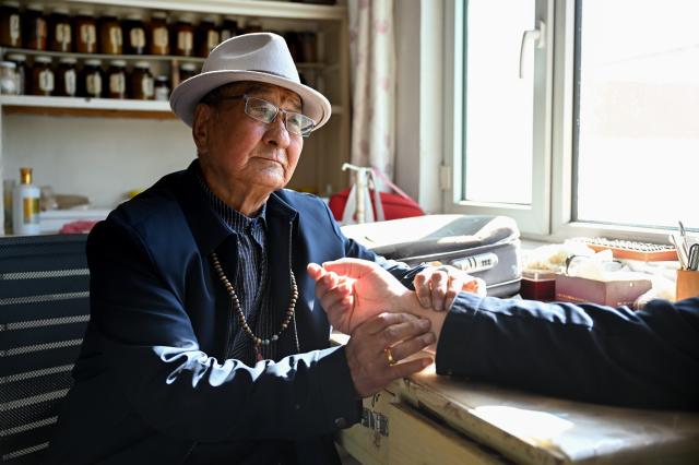 Cina: Mongolia Interna, vita dei pastori a Ordos (2)