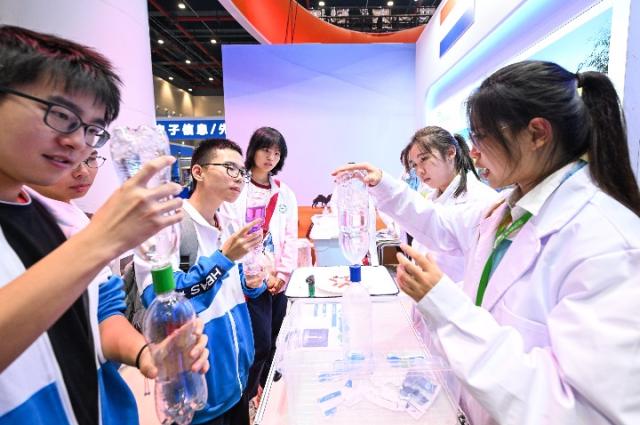 Cina: Donghu Forum, Paesi BRI espongono mostre di divulgazione scientifica