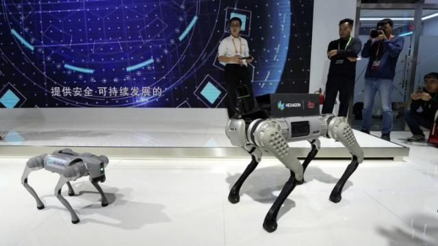 Cina: sesta CIIE espone prodotti, tecnologie, servizi high-tech