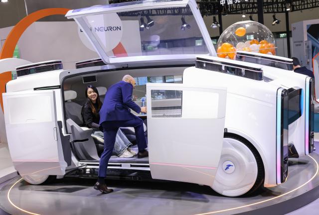 Cina: sistemi guida autonoma a fiera internazionale auto di Guangzhou (2)