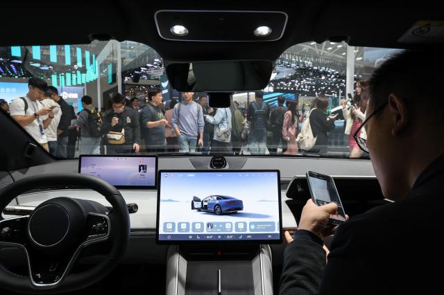 Cina: sistemi guida autonoma a fiera internazionale auto di Guangzhou (1)