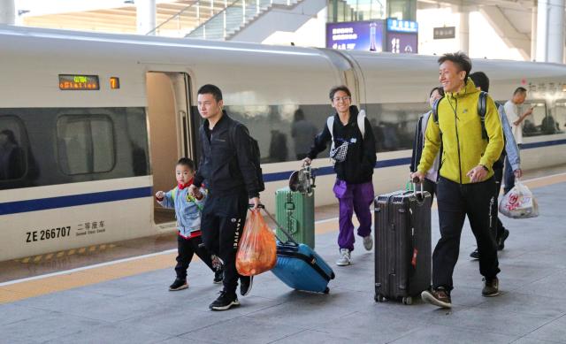 Cina: viaggi di passeggeri in aumento a ottobre