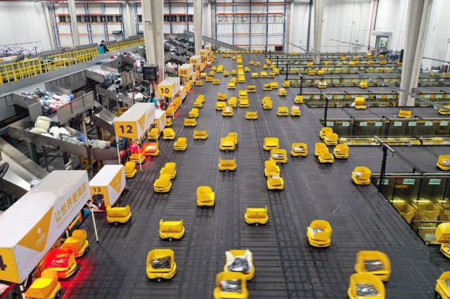 Cina: volume di consegne espresse raggiunge 120 mld nel 2023